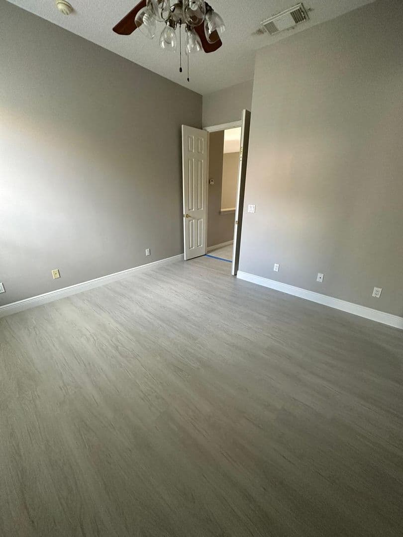 PORT ST LUCIE House: 677 SW ANDROS CIR