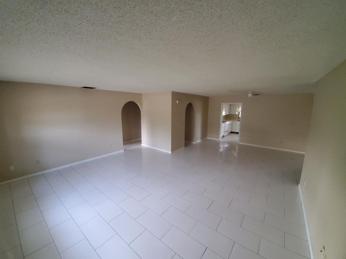 Port St Lucie House: 639 NW Prima Vista Blvd