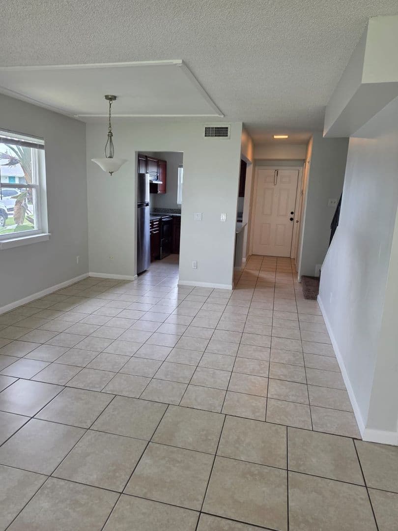 Stuart House: 2976 SE Bonita Street