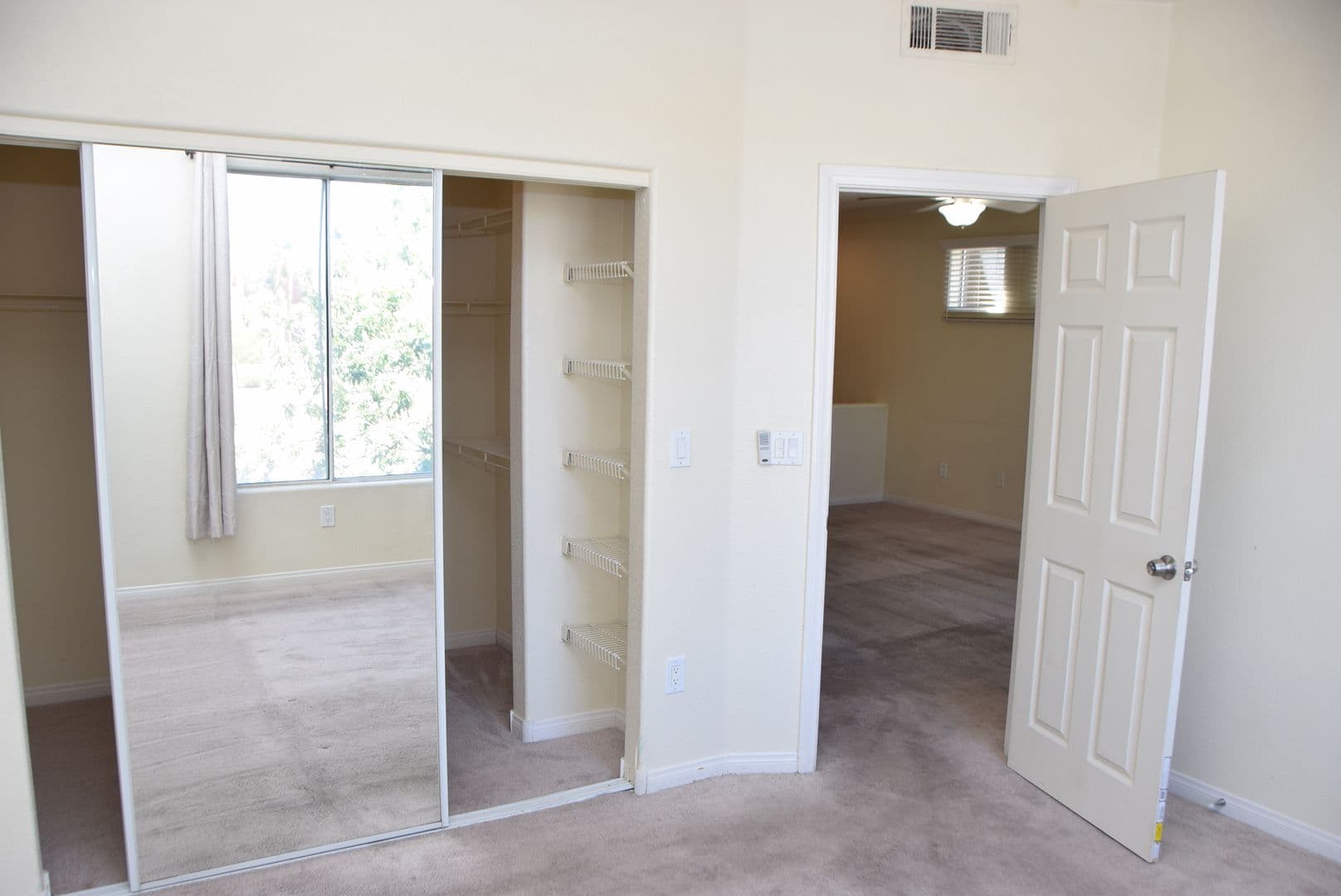 LAS VEGAS Condo: 4400 S. JONES BLVD. #2087