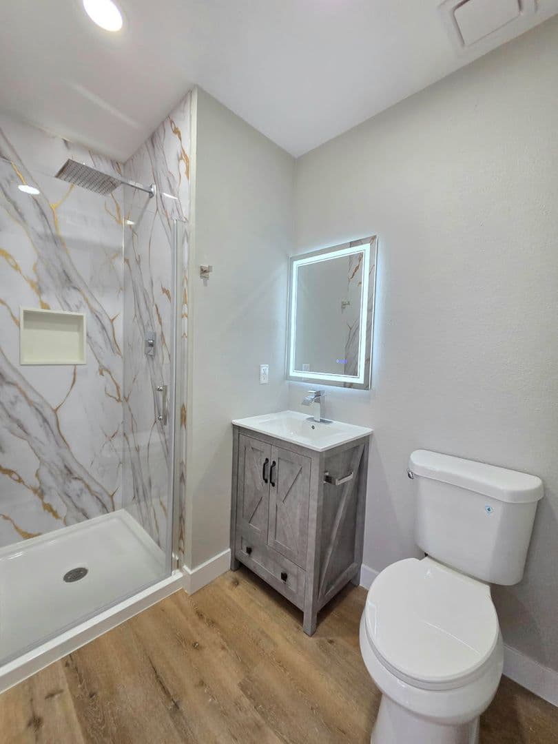 LAS VEGAS Apartment: HENNYPLEX UNITS