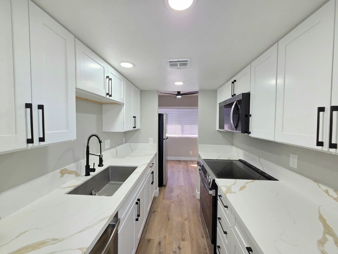 LAS VEGAS Apartment: HENNYPLEX UNITS