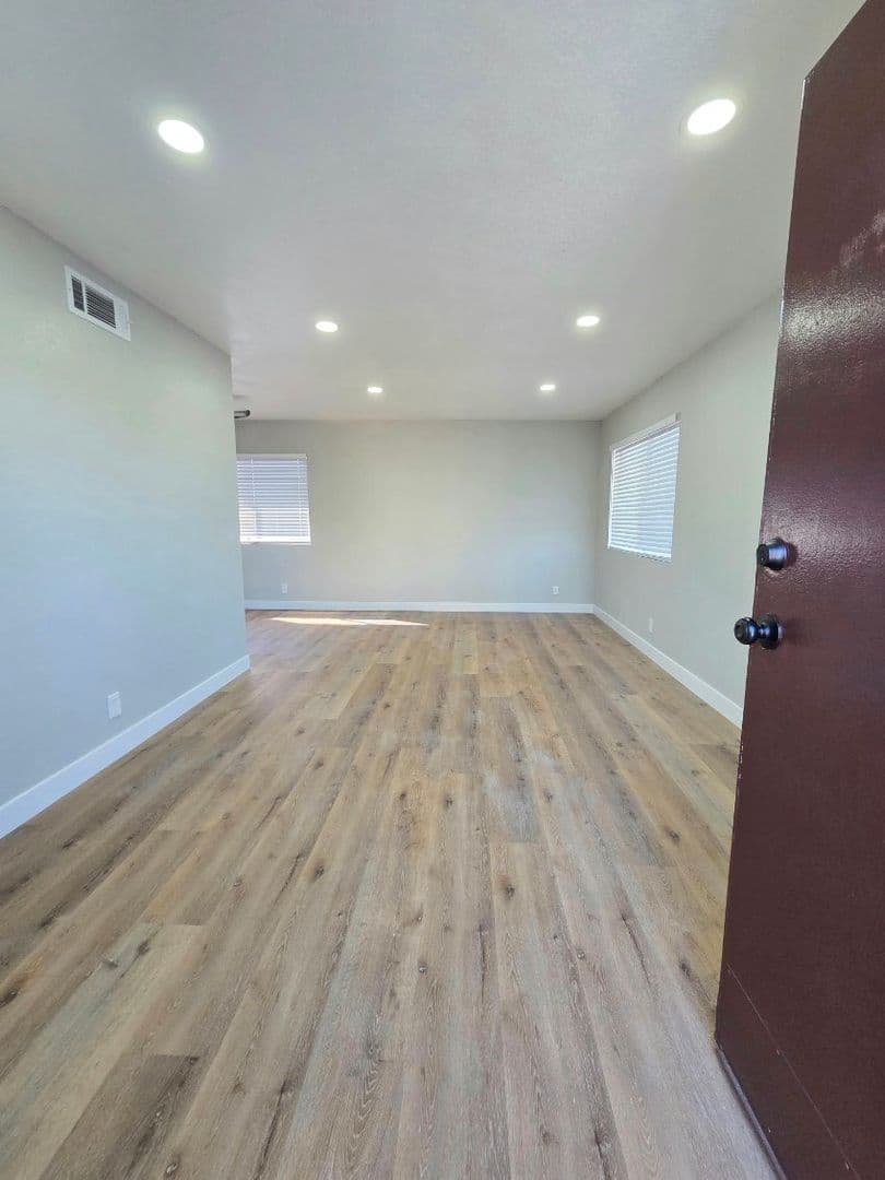 LAS VEGAS Apartment: HENNYPLEX UNITS