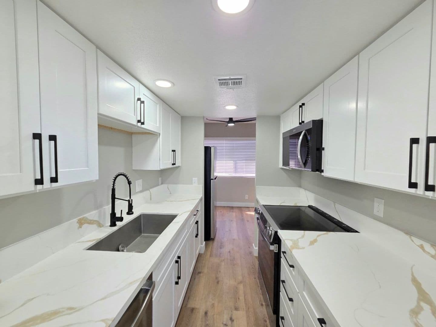 LAS VEGAS Apartment: HENNYPLEX UNITS