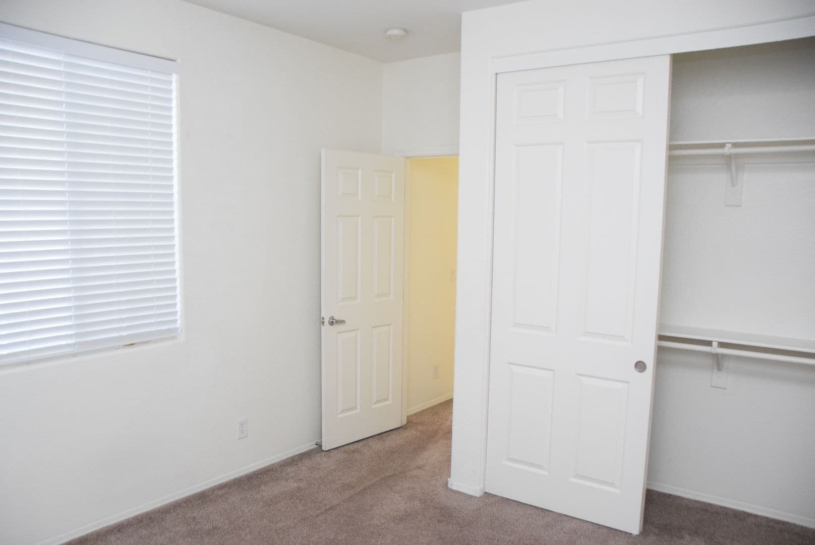 LAS VEGAS House: 6235 SHAMROCK LAKE AVENUE