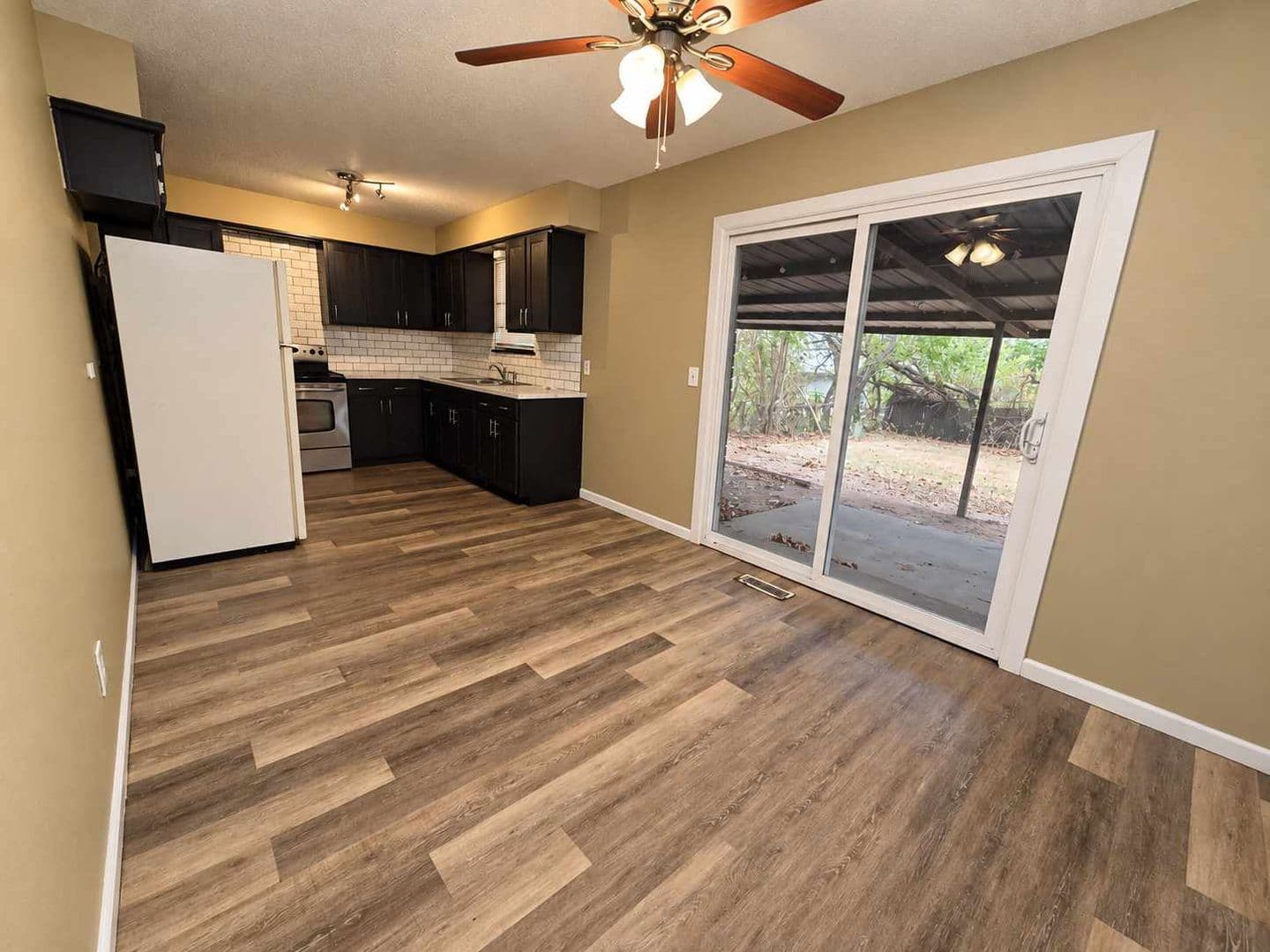 Midwest City House: 9717 NE 2ND ST