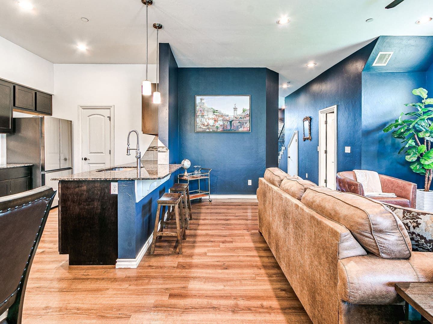 Edmond House: 589 S Fretz Ave