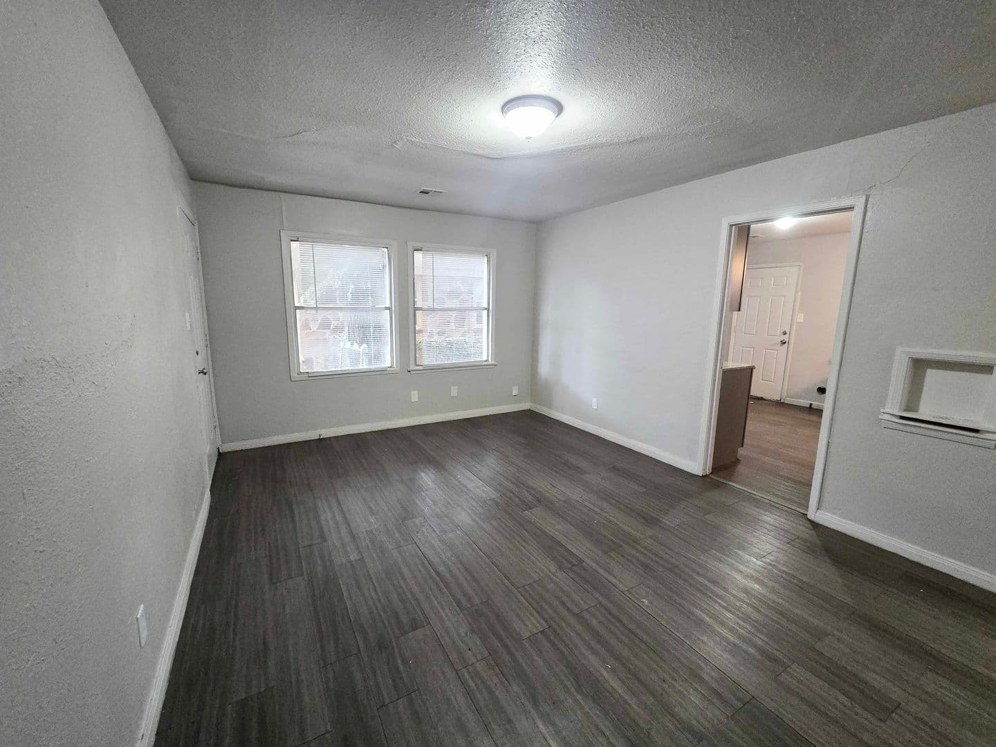 Midwest City House: 515 E Indian Drive
