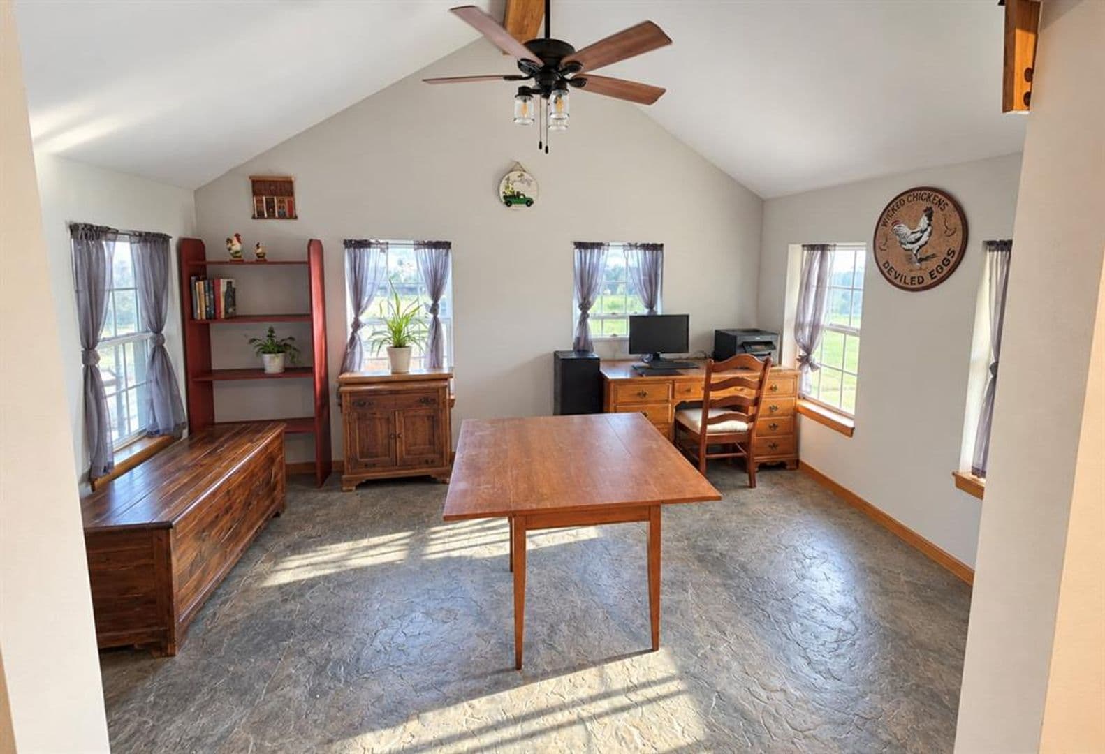 Jones House: 7435 N Peebly Road
