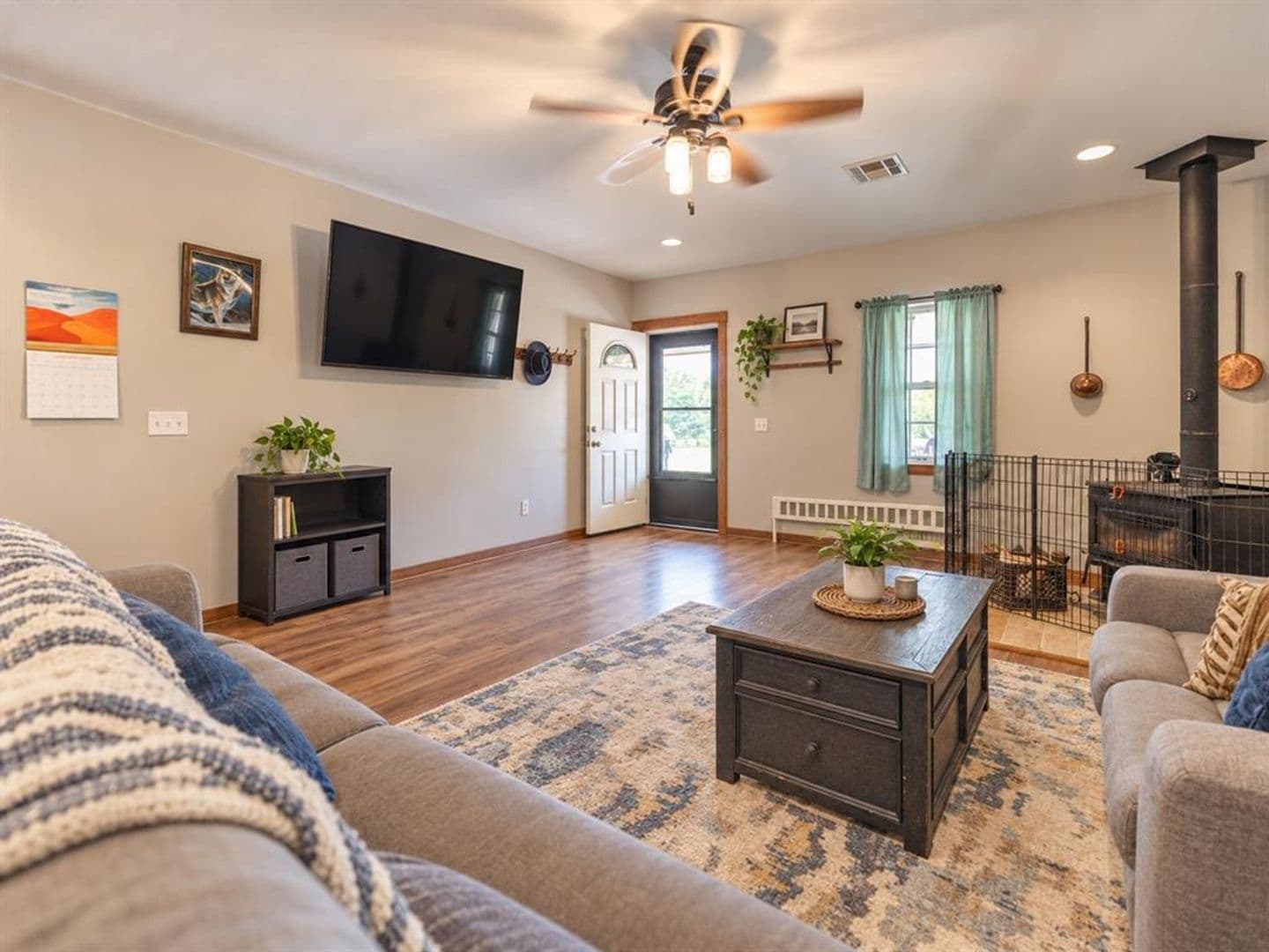 Jones House: 7435 N Peebly Road