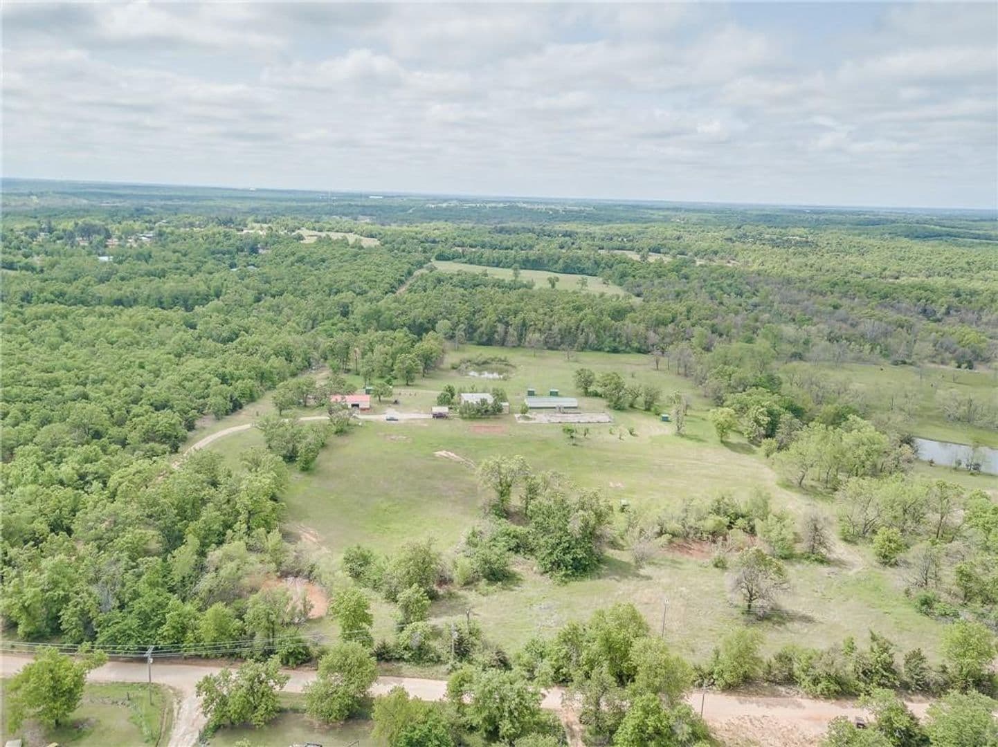 Harrah House: 331743 E 1020 Rd