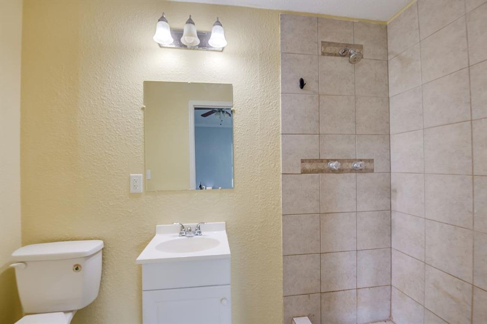 Harrah House: 331743 E 1020 Rd