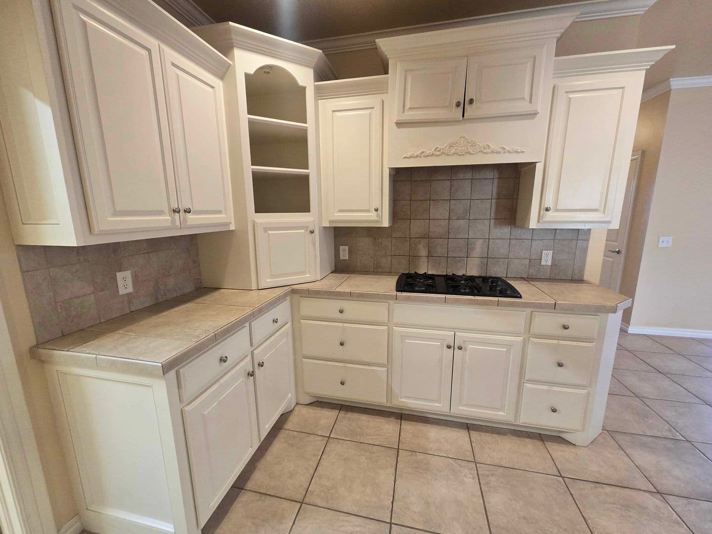Edmond House: 17205 Cedar Dr