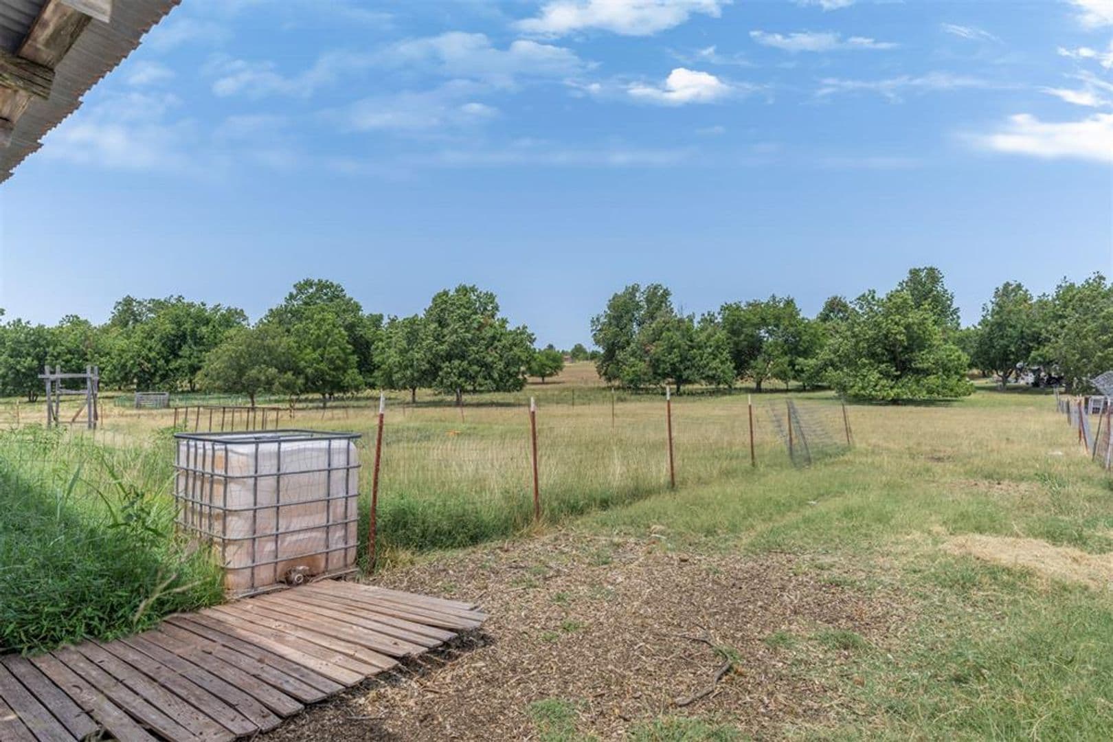 Jones House: 7435 N Peebly Road