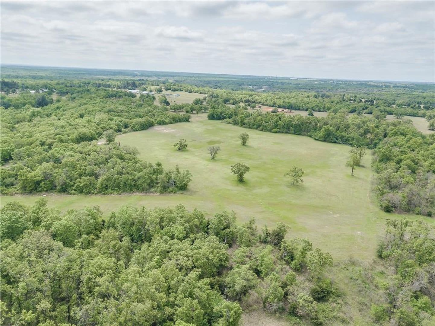 Harrah House: 331743 E 1020 Rd