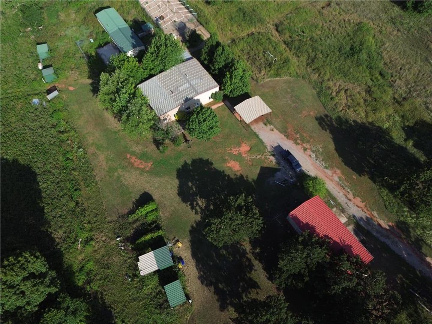 Harrah House: 331743 E 1020 Rd