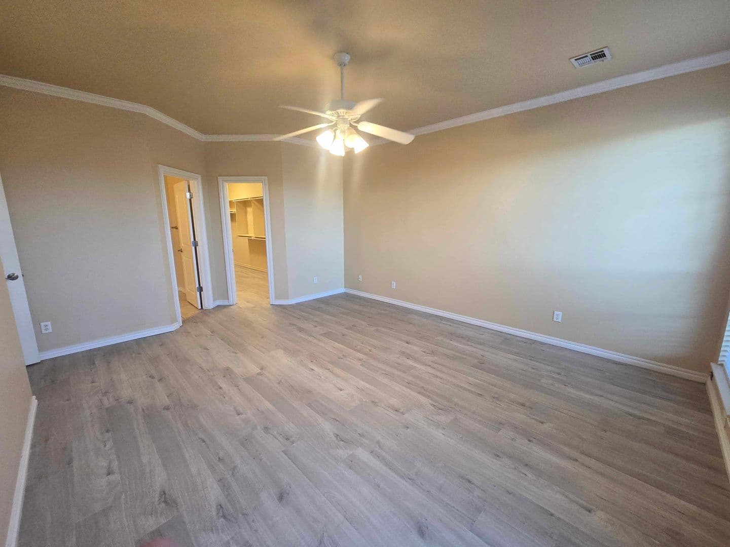 Edmond House: 17205 Cedar Dr