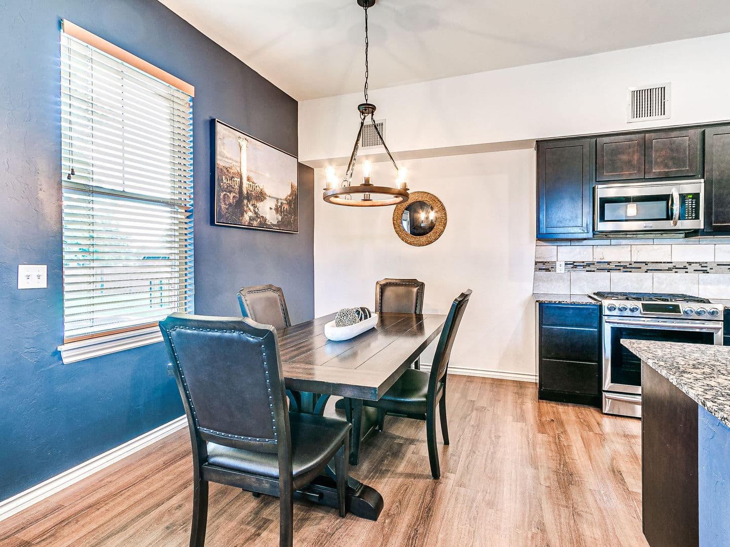 Edmond House: 589 S Fretz Ave