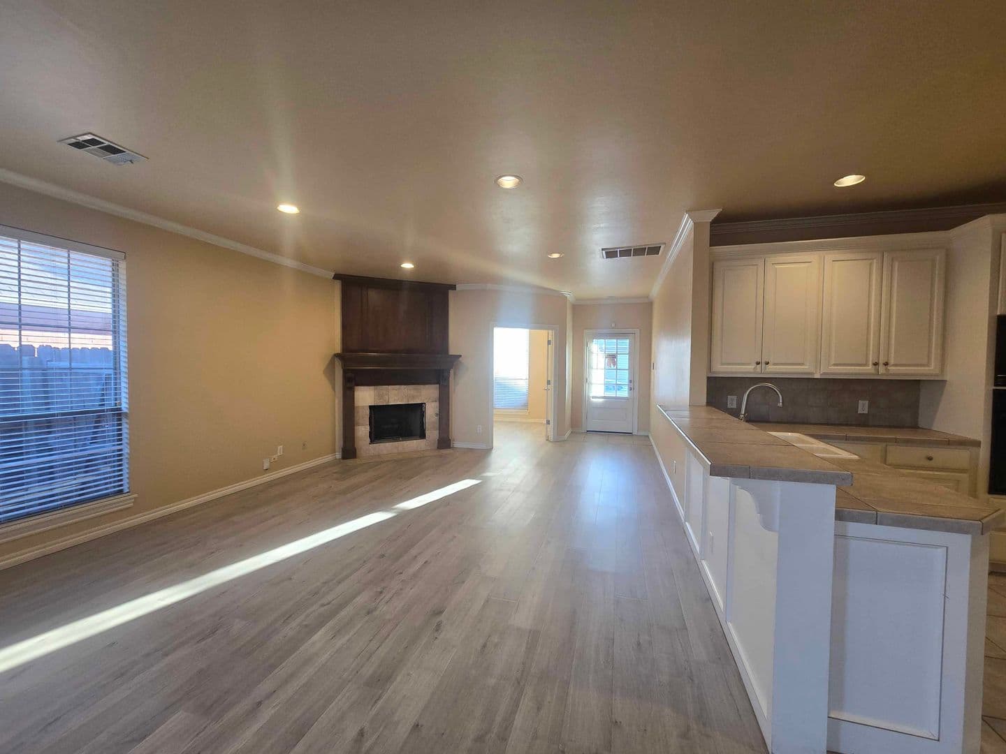 Edmond House: 17205 Cedar Dr