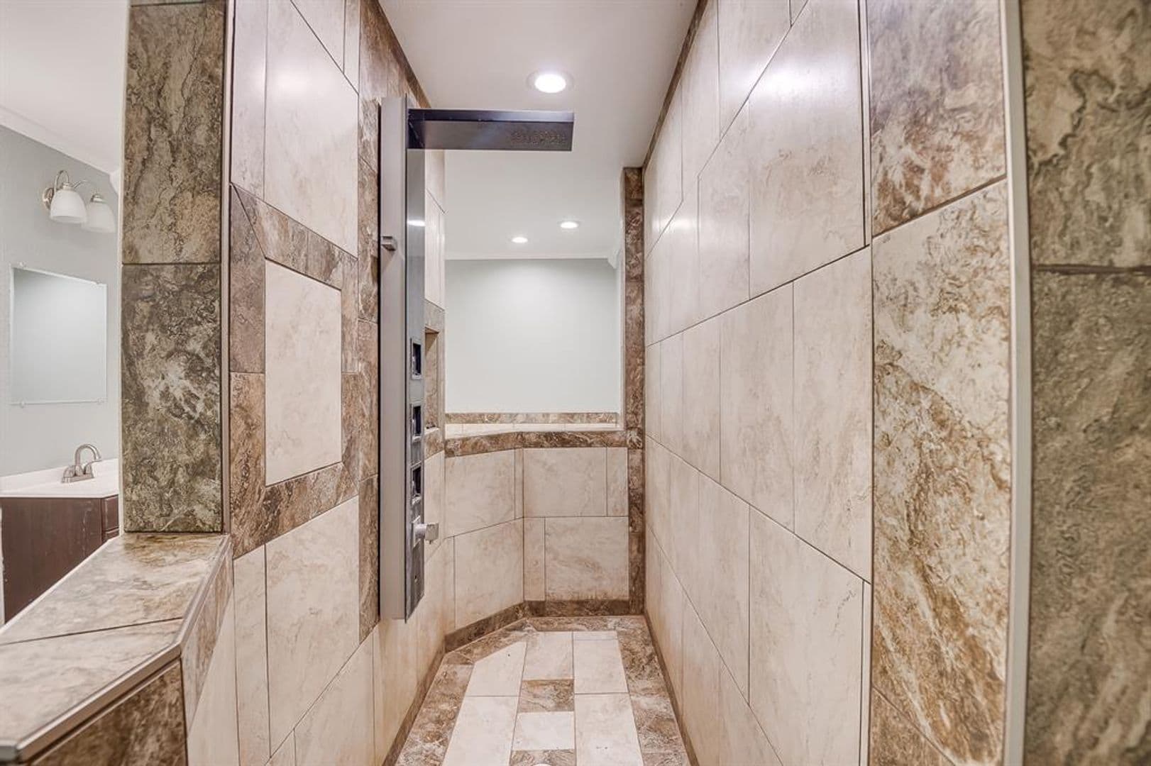 Harrah House: 331743 E 1020 Rd