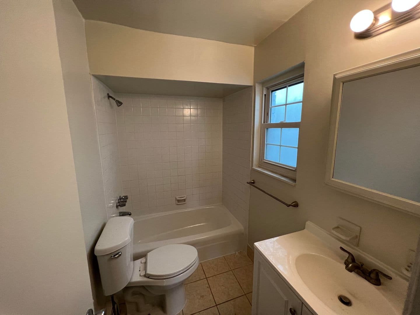 Belmar Apartment: 104 5th Ave