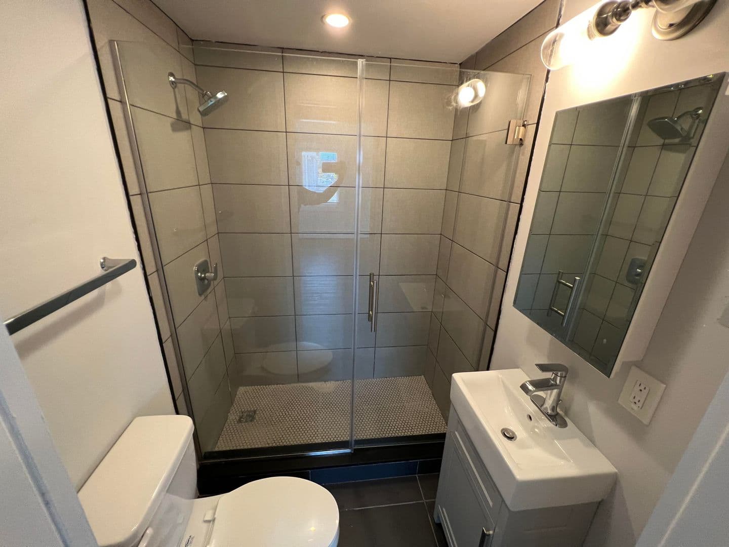 Bradley Beach Apartment: 501 Lake Terrace