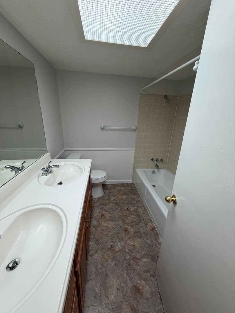 Austin Apartment: 1725 Toomey Rd