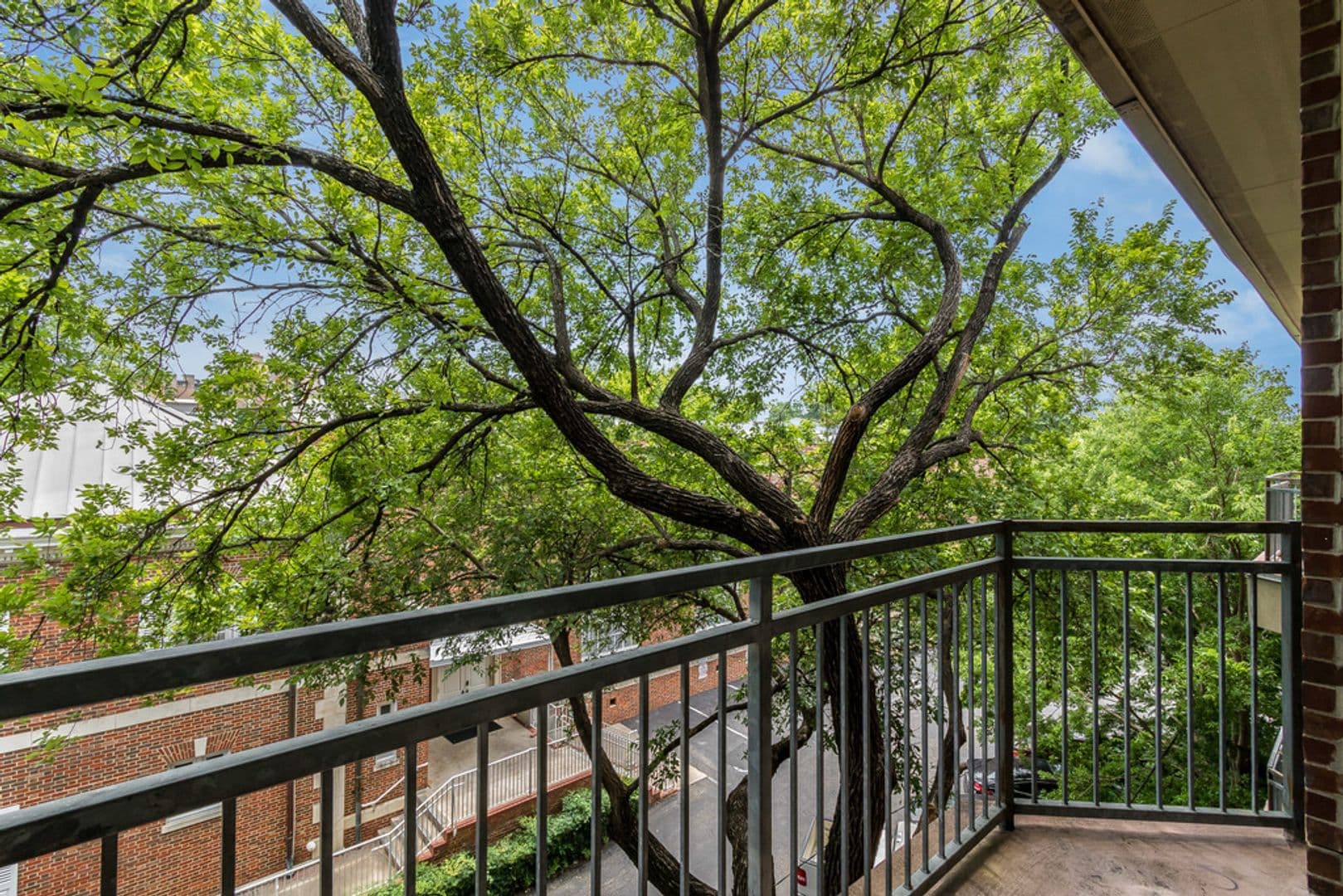 Austin House: 1023 W 24th Street #905
