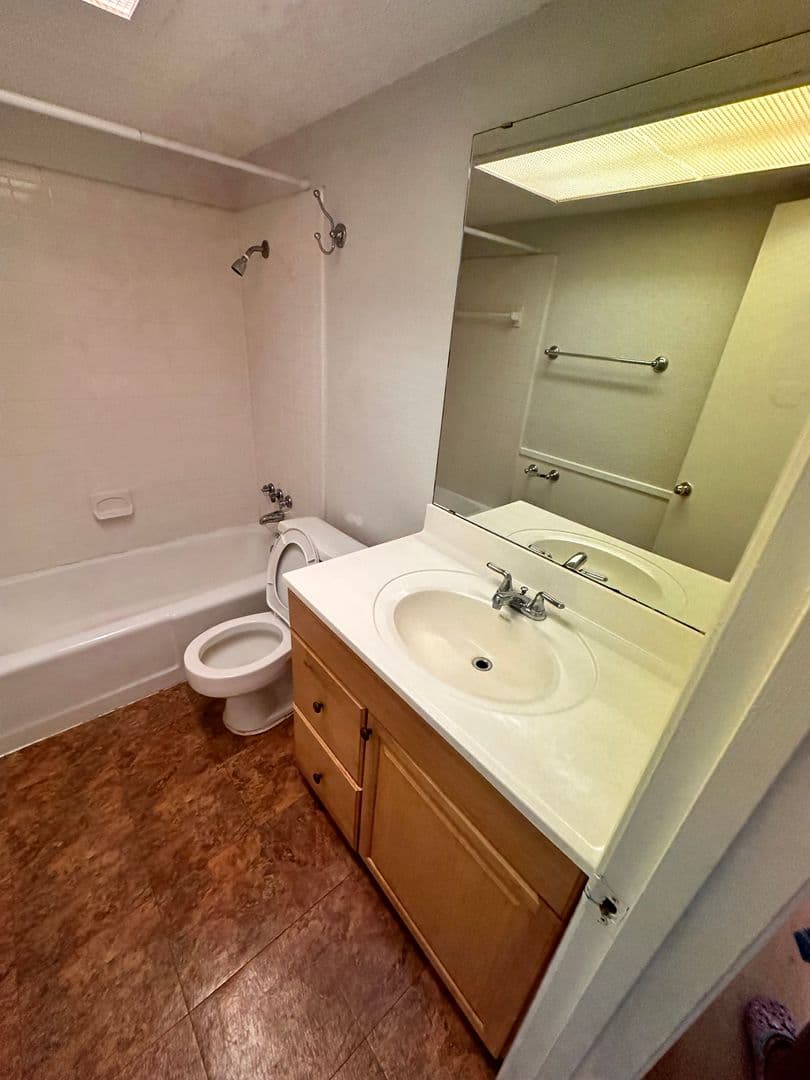 Austin Apartment: 1725 Toomey Rd