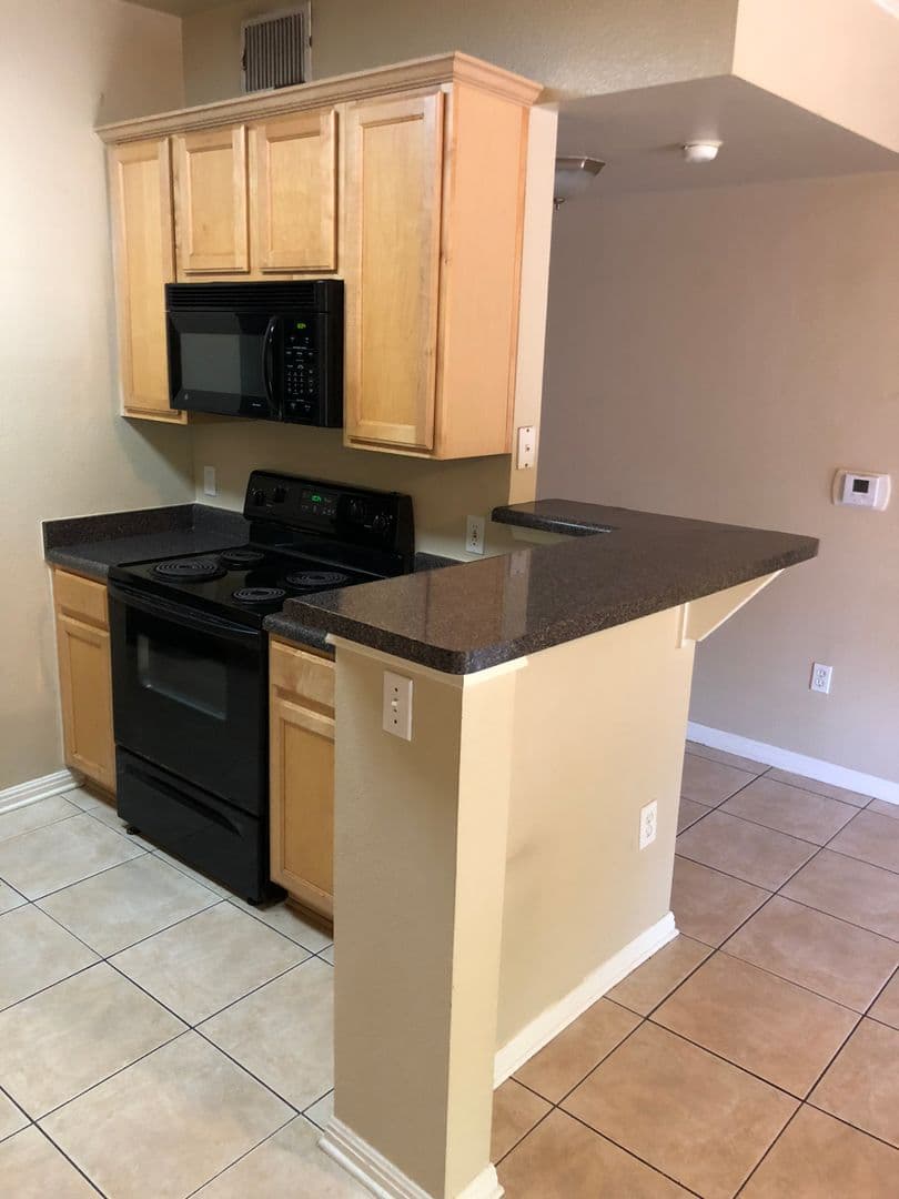 Austin House: 1023 W 24th Street #905