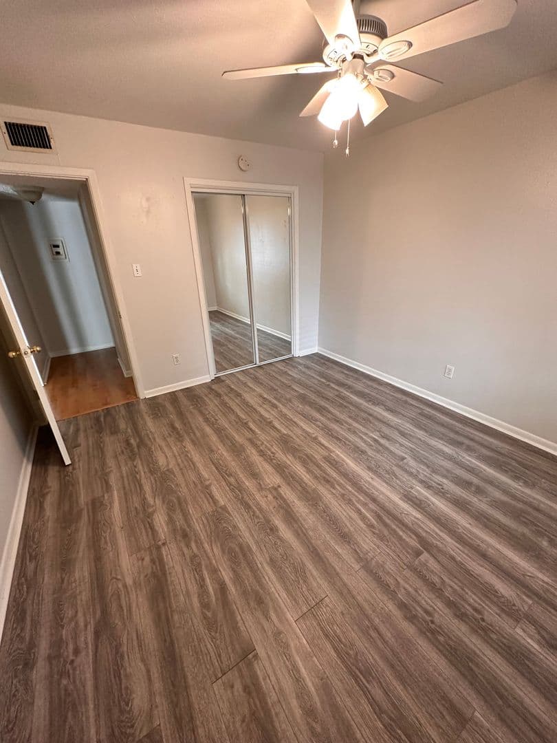 Austin Apartment: 1725 Toomey Rd