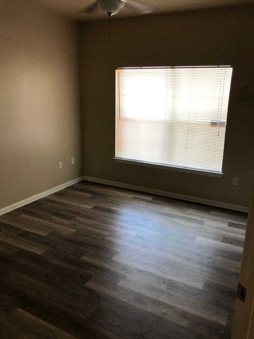 Austin House: 1023 W 24th Street #905