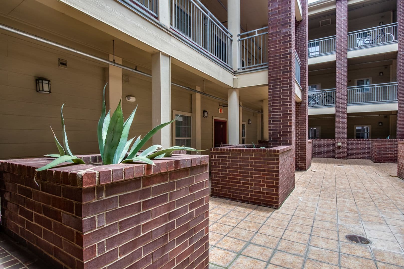 Austin House: 1023 W 24th Street #905