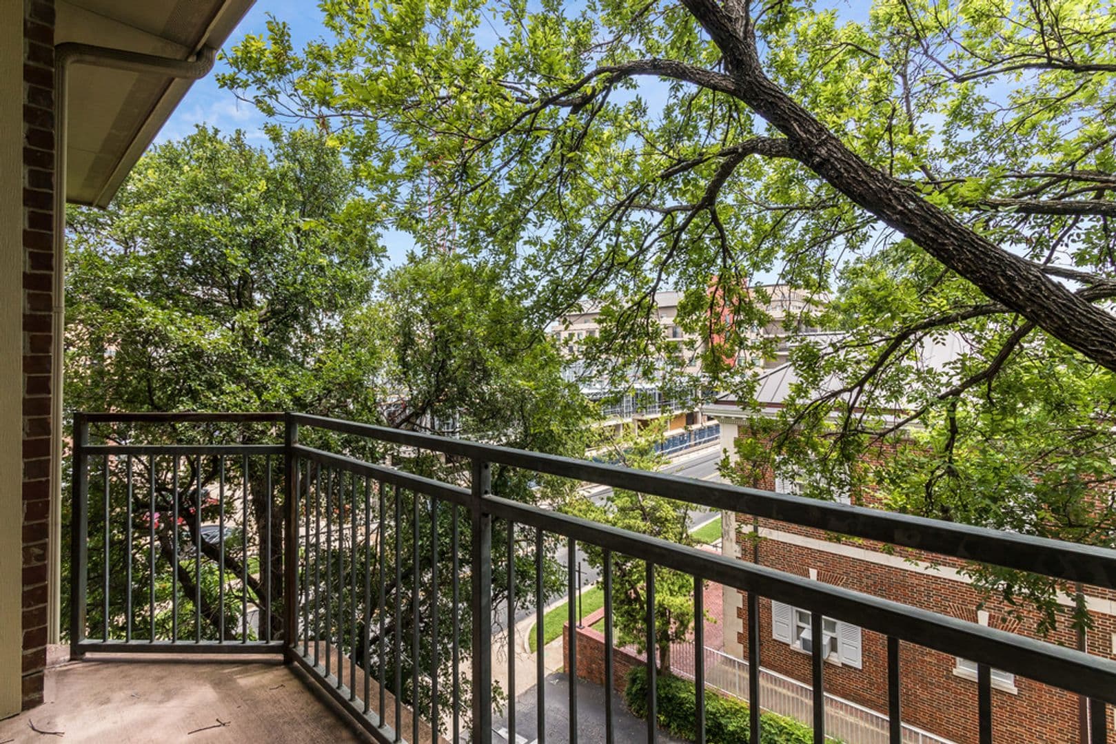 Austin House: 1023 W 24th Street #903