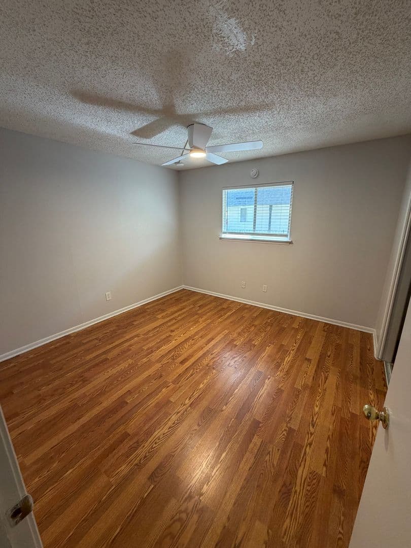 Austin Apartment: 1725 Toomey Rd