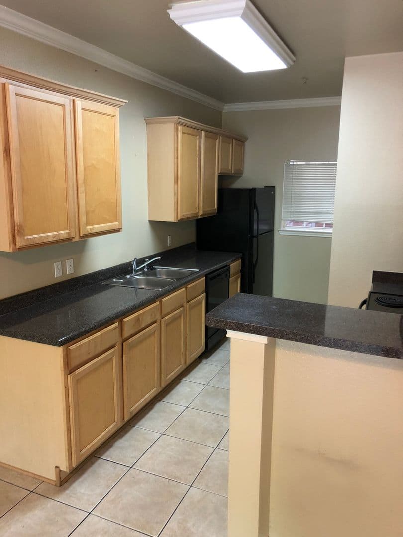 Austin House: 1023 W 24th Street #905