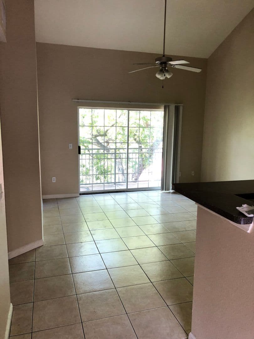Austin House: 1023 W 24th Street #905
