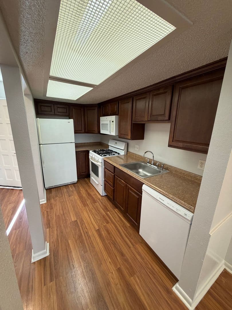 Austin Apartment: 1725 Toomey Rd