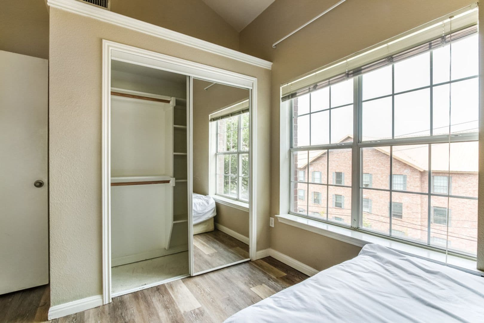 Austin House: 1023 W 24th Street #903