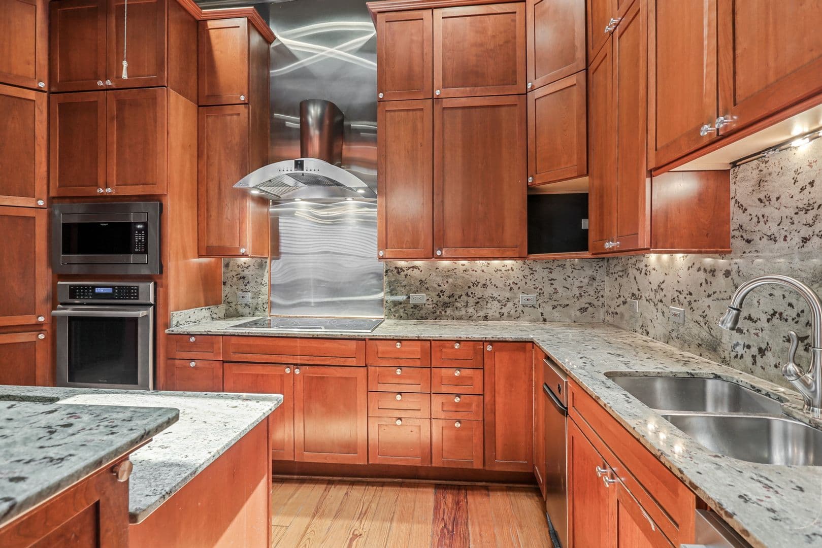 New Orleans Apartment: 730 Camp Street