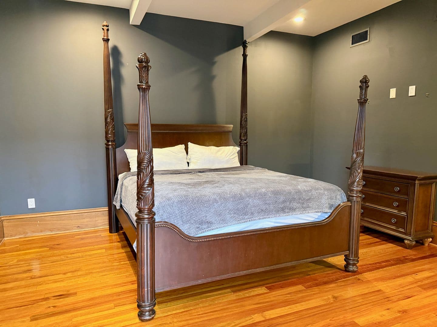 New Orleans Apartment: 730 Camp Street