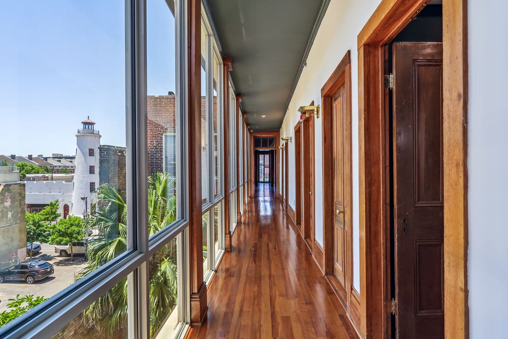New Orleans Apartment: 730 Camp Street