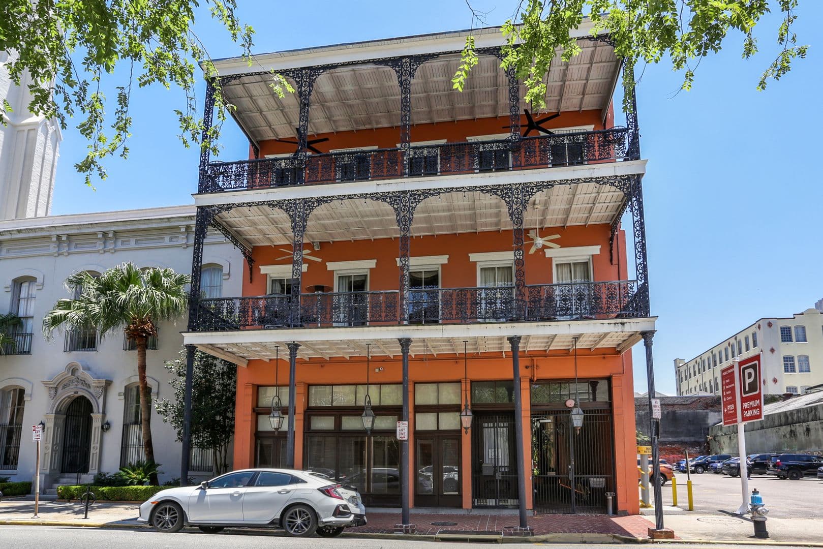 New Orleans Apartment: 730 Camp Street