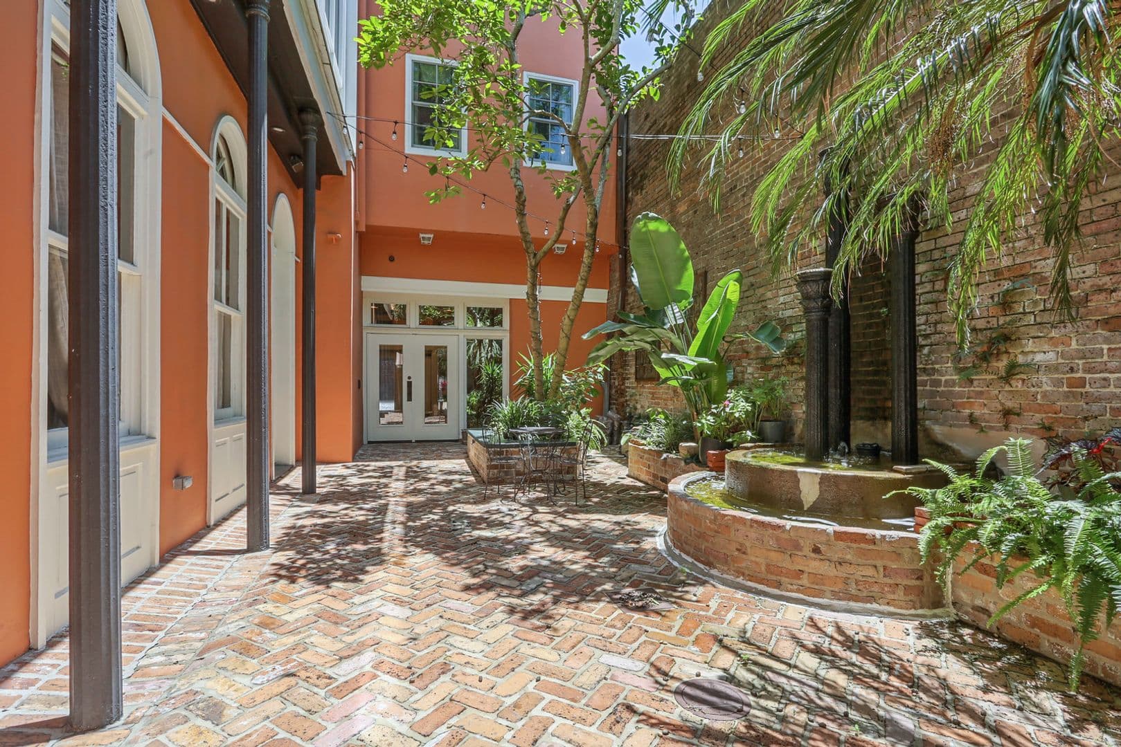 New Orleans Apartment: 730 Camp Street
