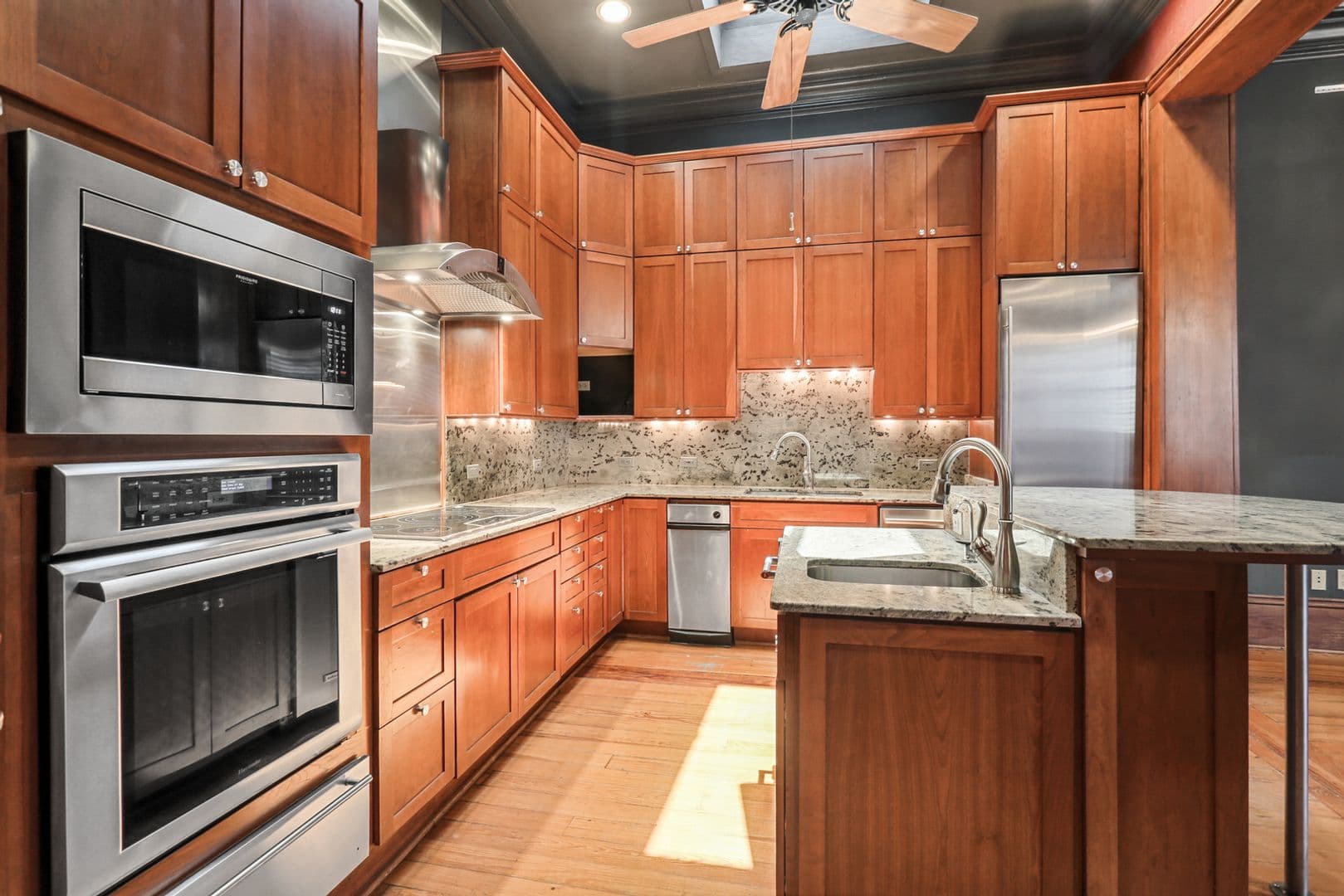 New Orleans Apartment: 730 Camp Street