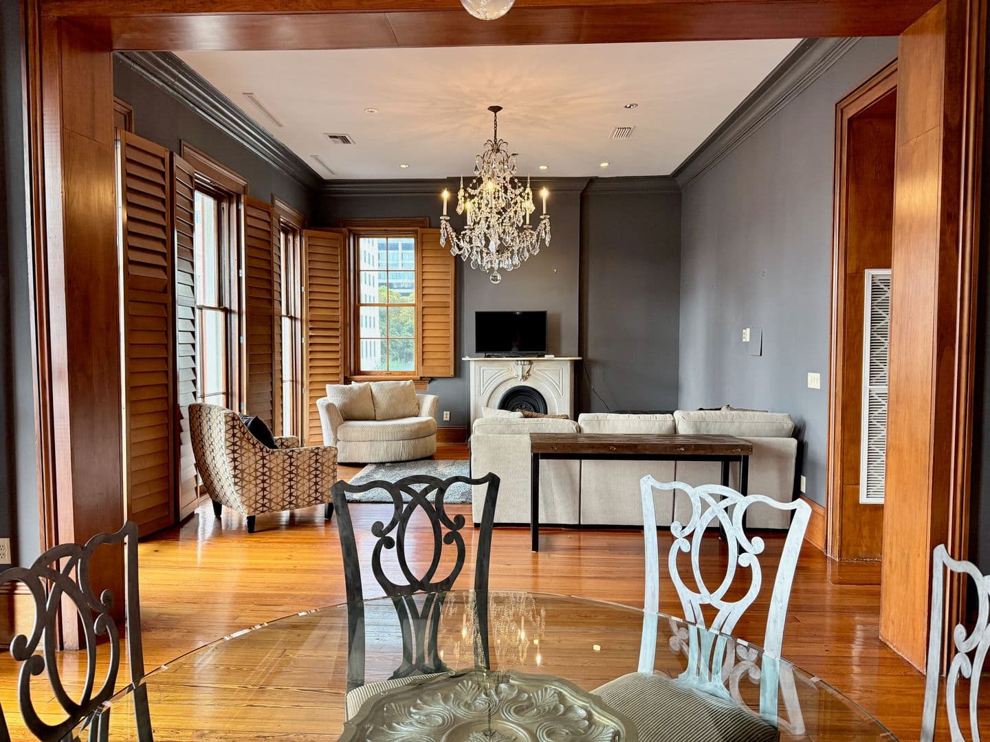 New Orleans Apartment: 730 Camp Street