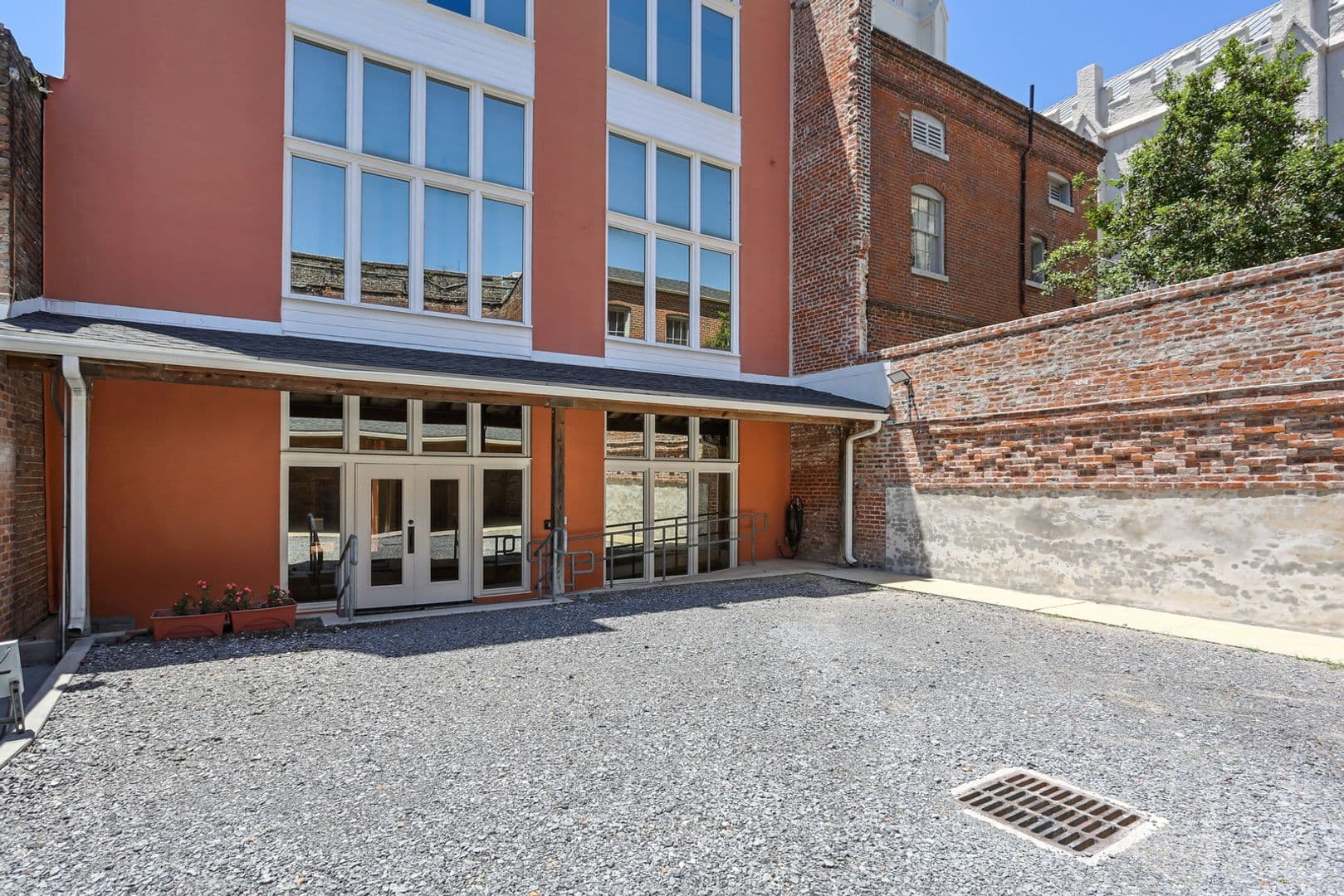 New Orleans Apartment: 730 Camp Street