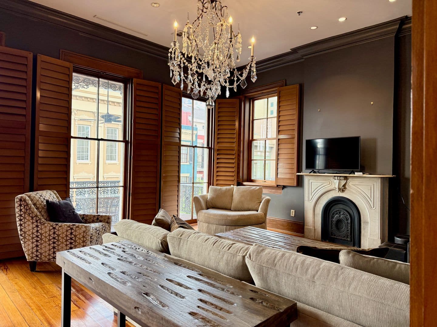 New Orleans Apartment: 730 Camp Street