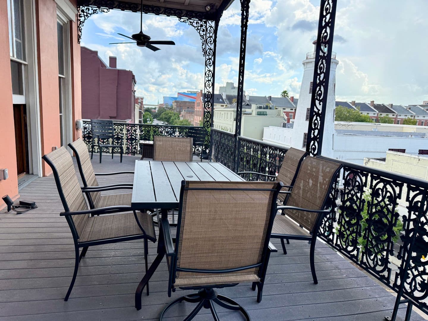 New Orleans Apartment: 730 Camp Street