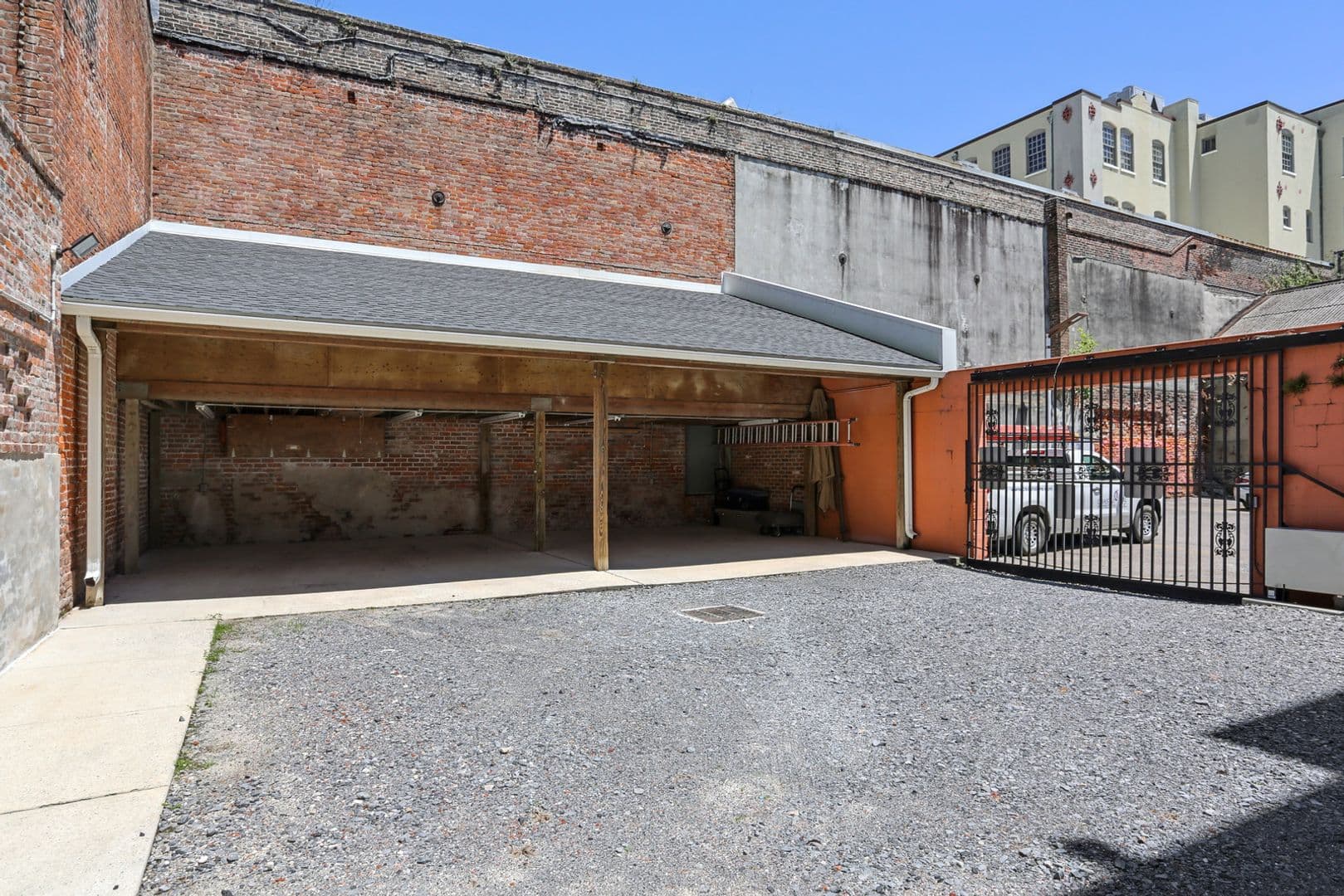 New Orleans Apartment: 730 Camp Street